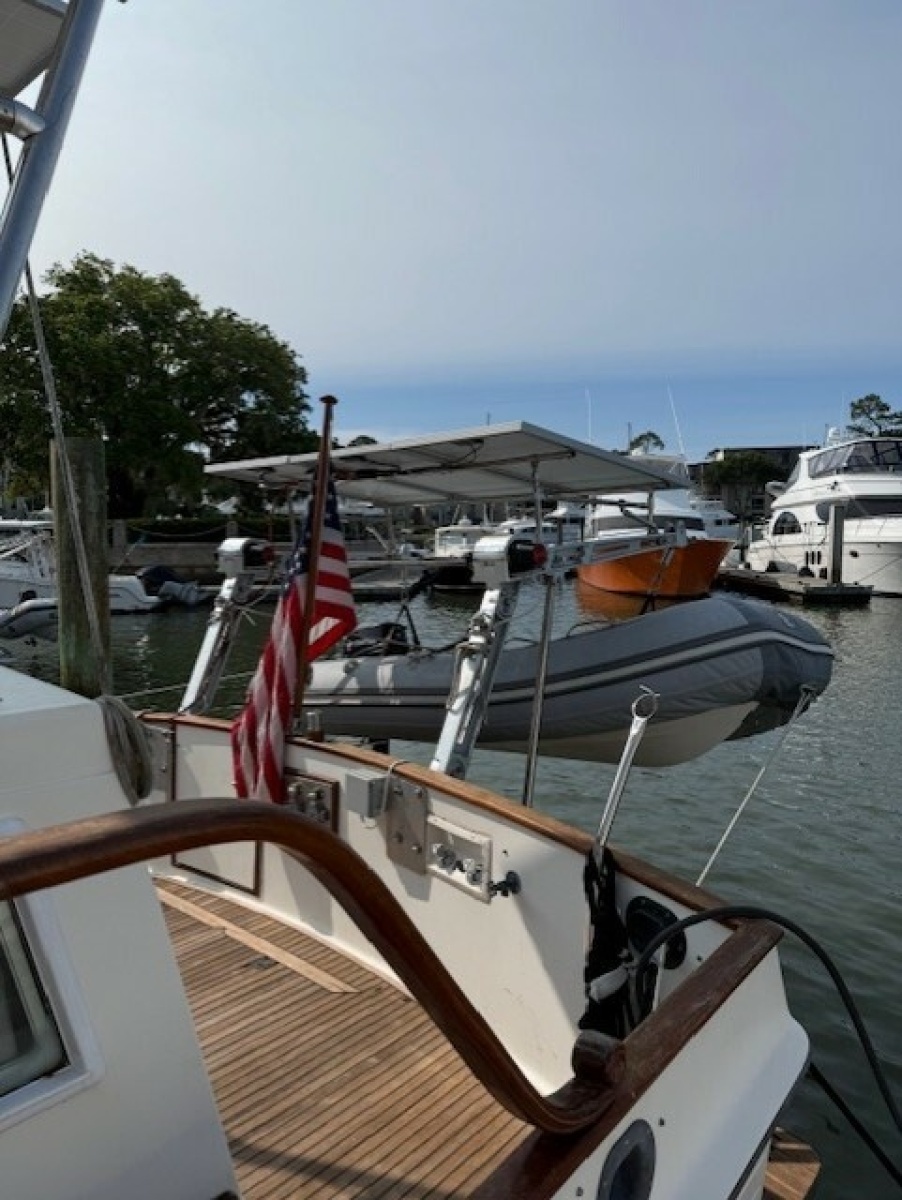 46' 1990 Grand Banks Classic