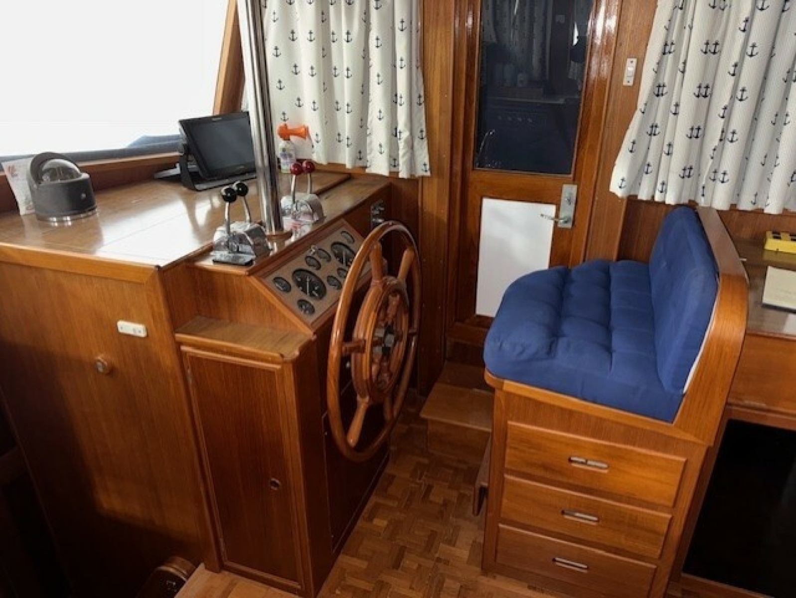 46' 1990 Grand Banks Classic