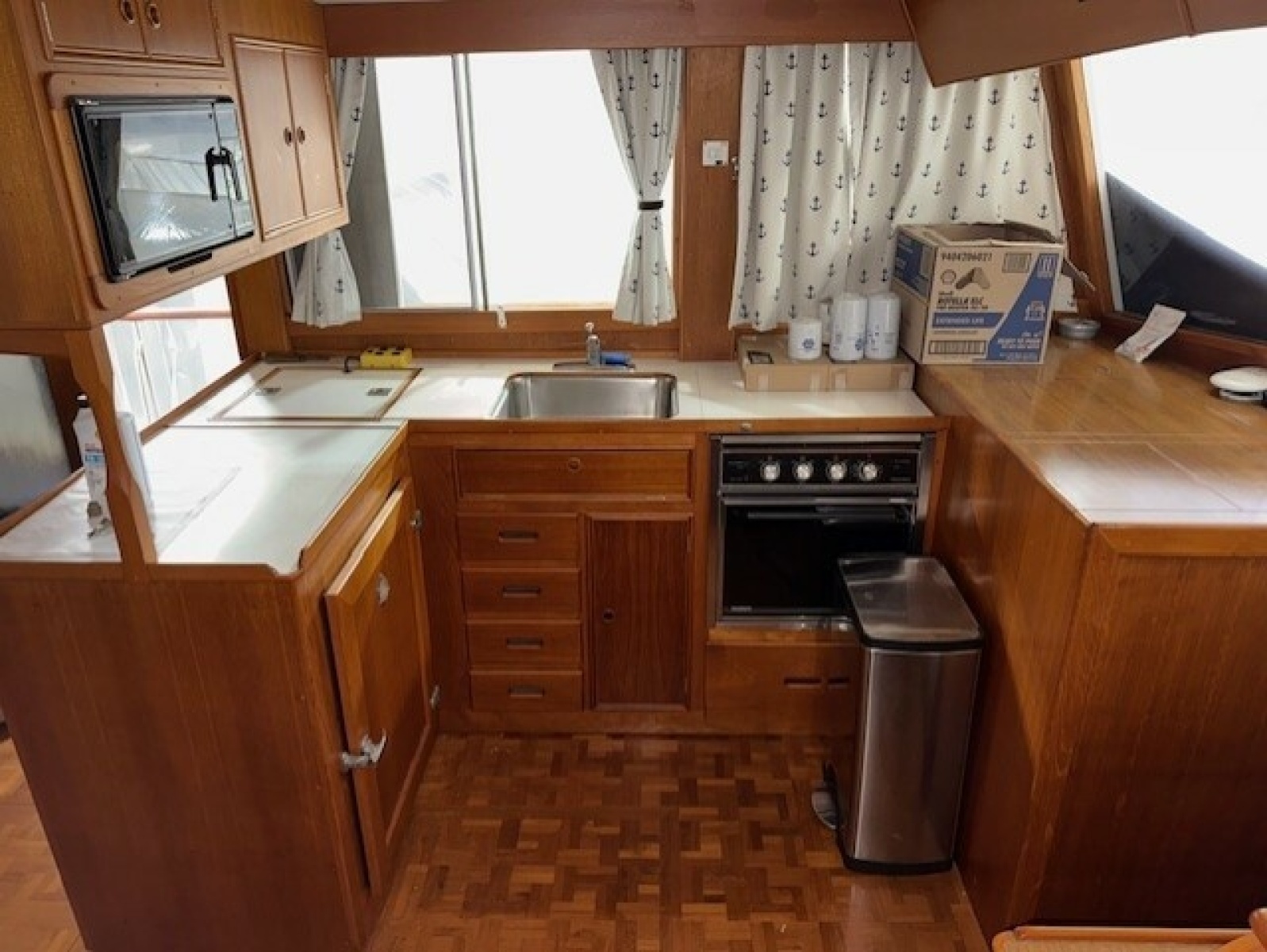 46' 1990 Grand Banks Classic