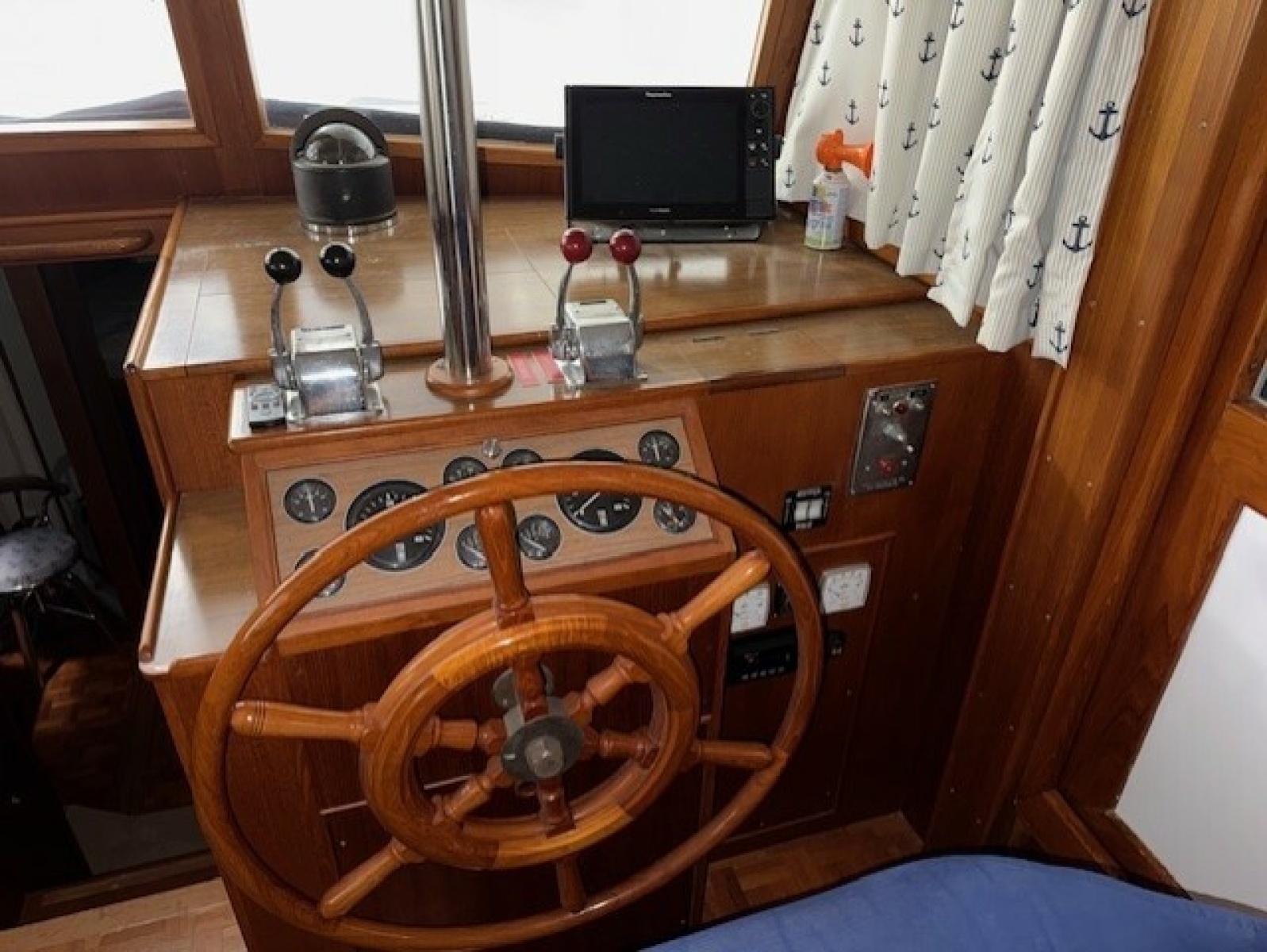 46' 1990 Grand Banks Classic