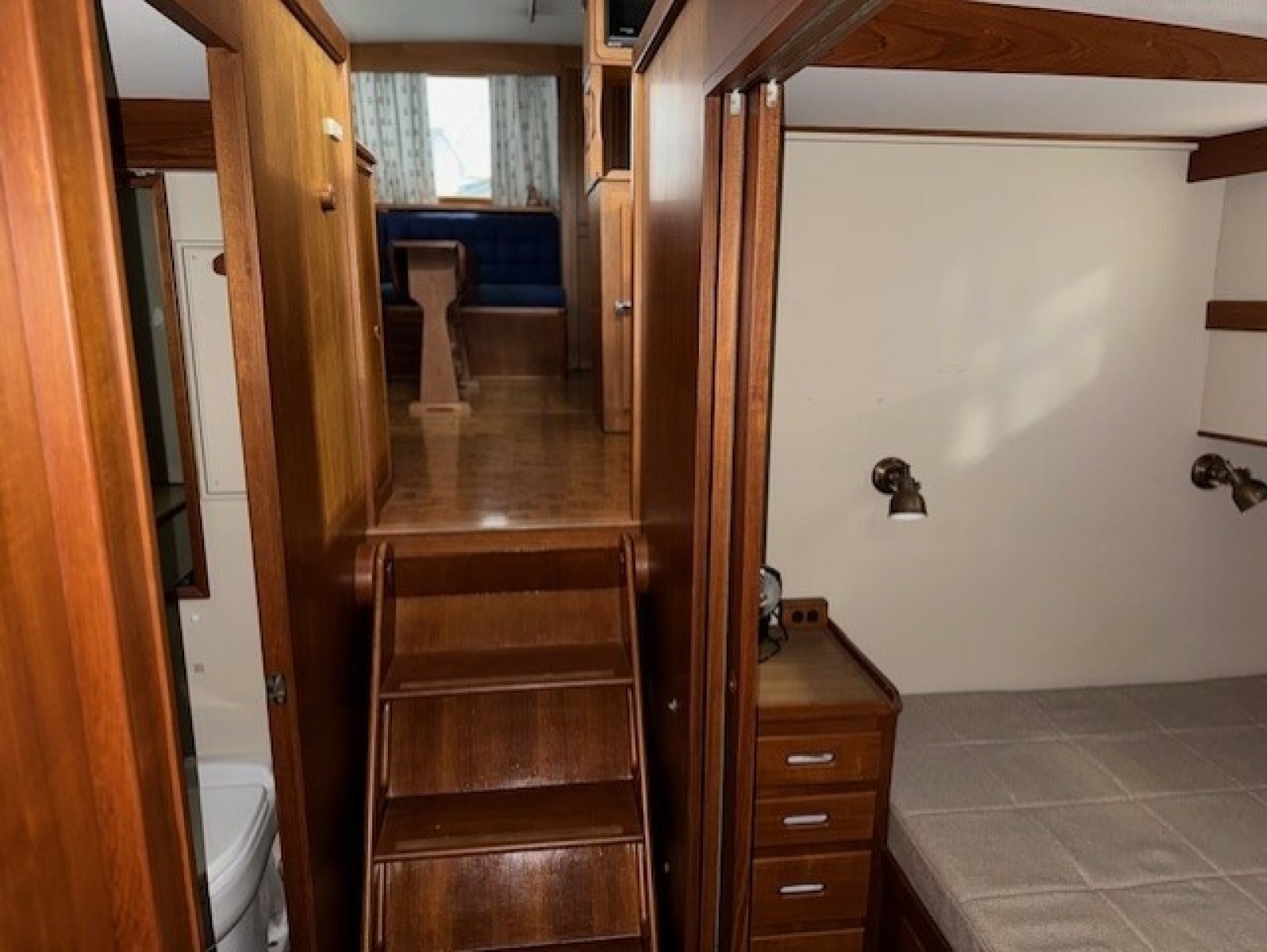 46' 1990 Grand Banks Classic