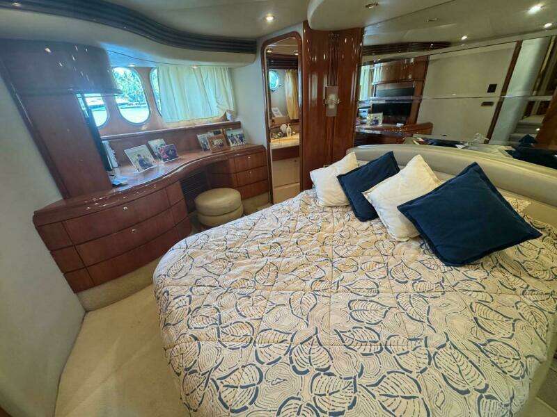68ft Azimut Yacht For Sale