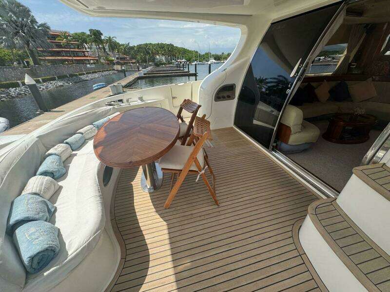 68ft Azimut Yacht For Sale