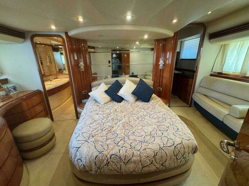 68ft Azimut Yacht For Sale