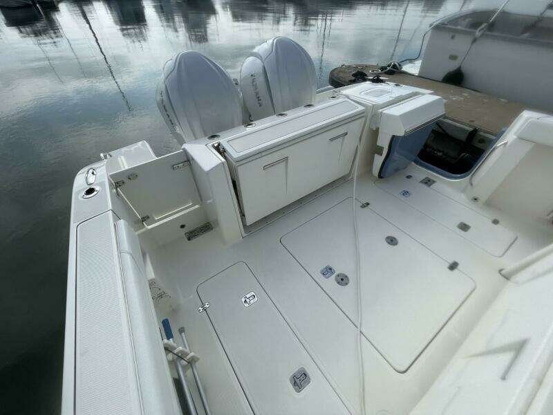 2021 Pursuit S 328 Sport