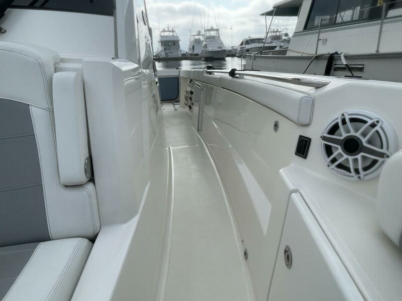 32' 2021 Pursuit S 328 Sport