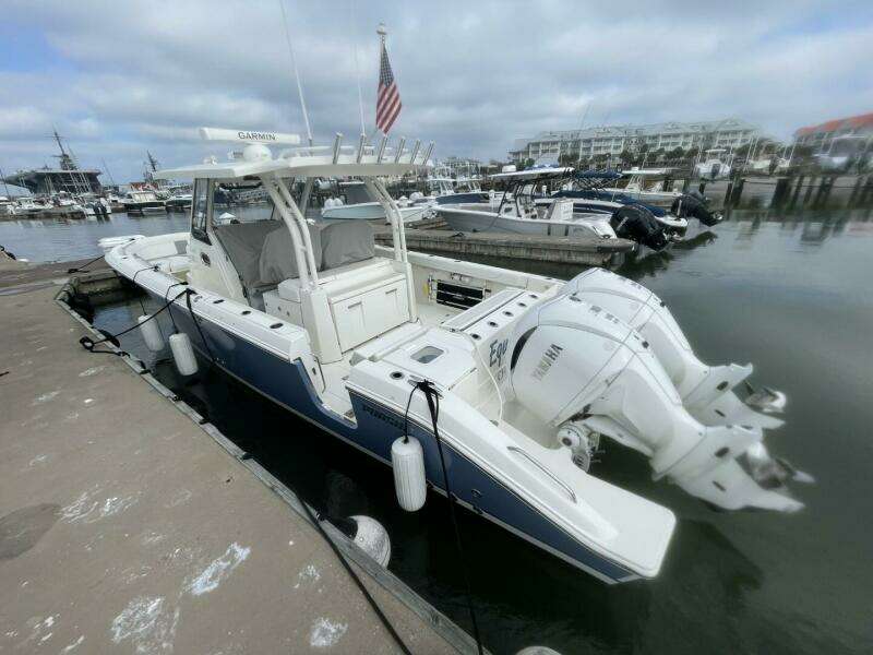 2021 Pursuit S 328 Sport