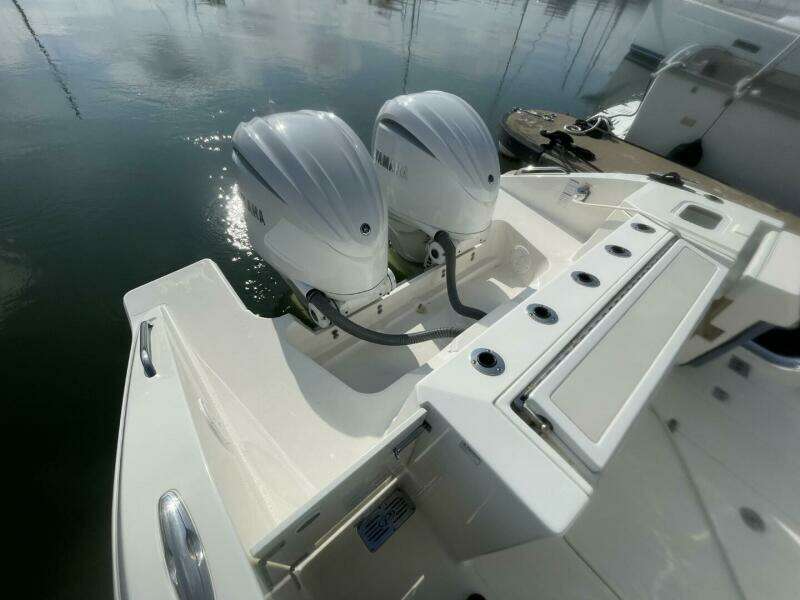 2021 Pursuit S 328 Sport