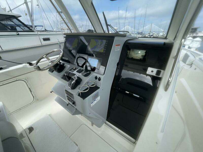 2021 Pursuit S 328 Sport