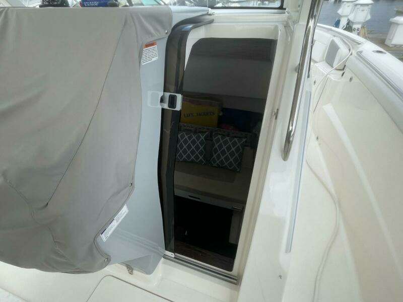 2021 Pursuit S 328 Sport