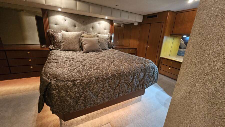 70ft Ocean Yachts Yacht For Sale