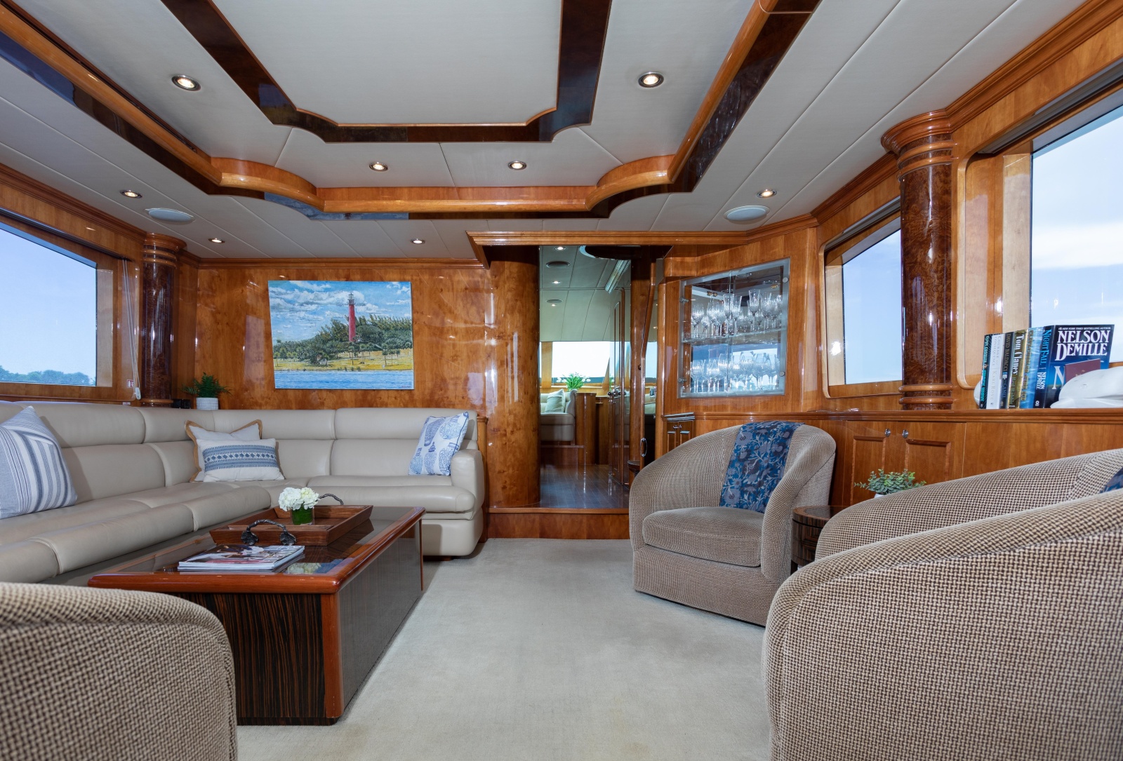82' 2007 Horizon Elegance 82