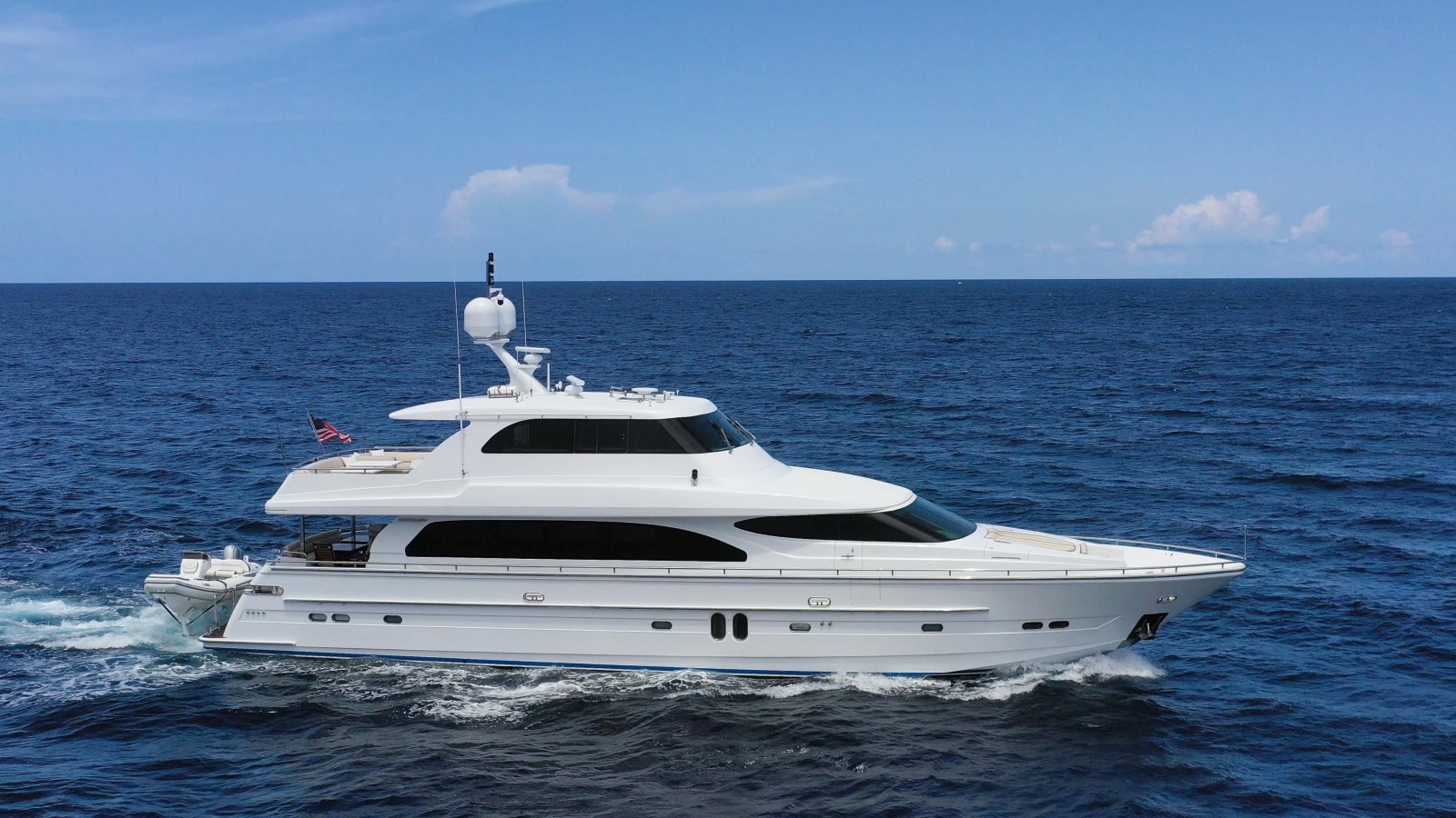 82' 2007 Horizon Elegance 82