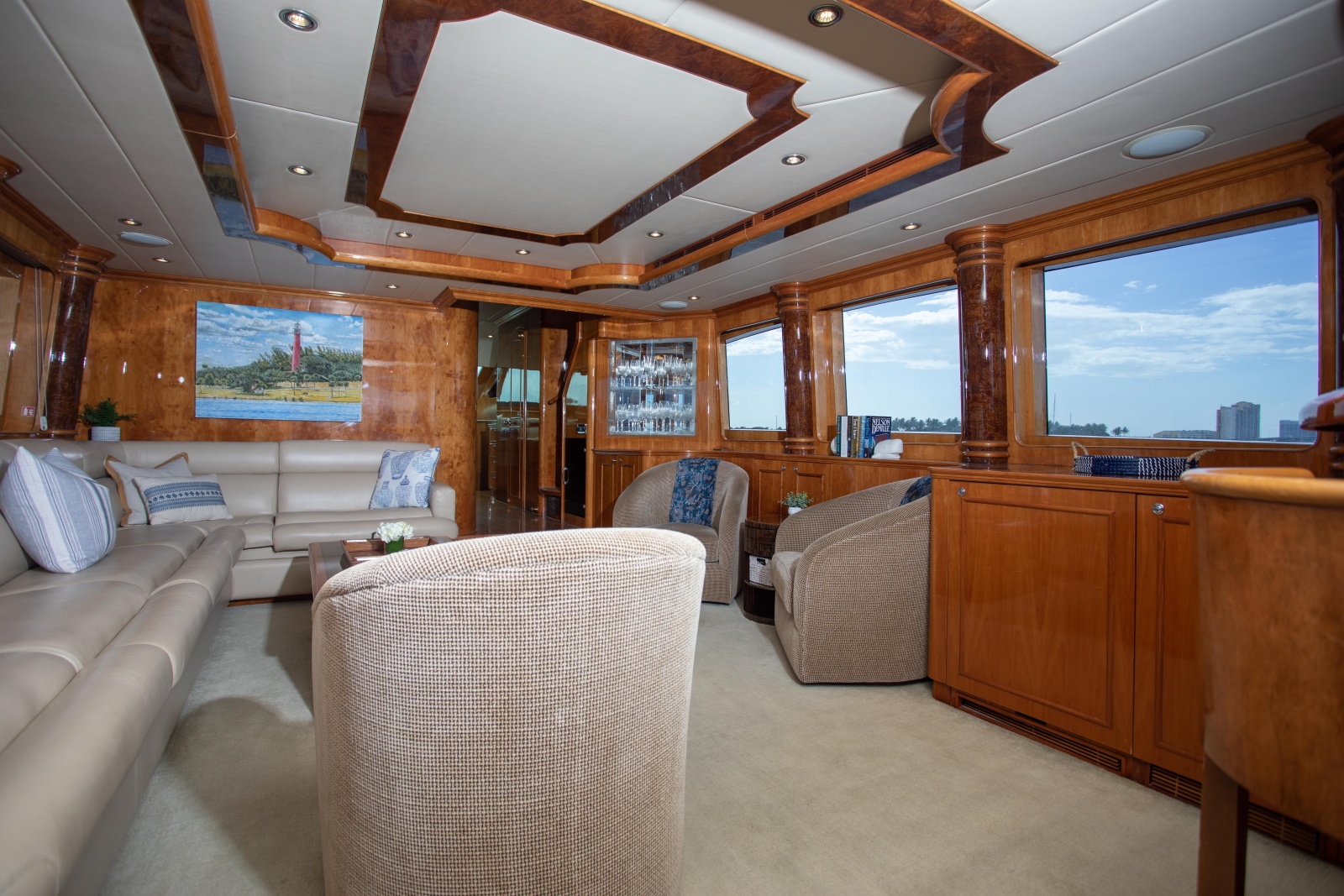 82' 2007 Horizon Elegance 82