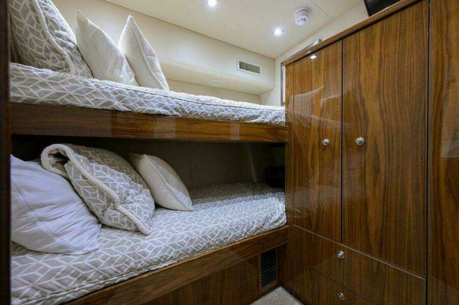 Viking 72 Knot Again - Guest Stateroom