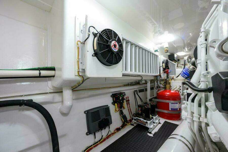 Viking 72 Knot Again - Engine Room