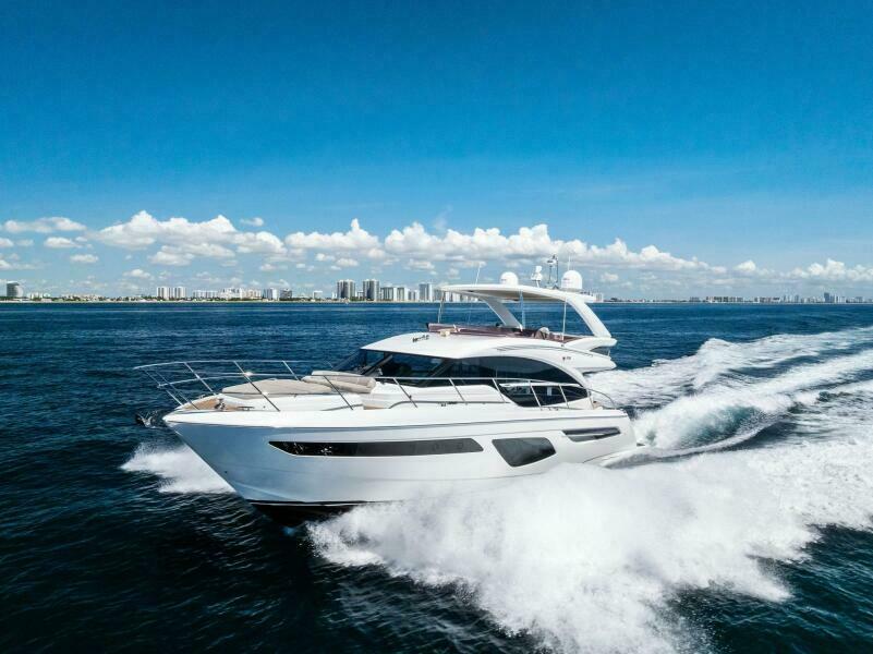 55' 2022 Princess F55