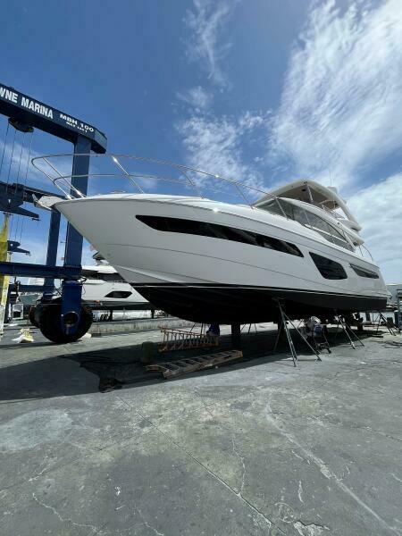 55' 2022 Princess F55