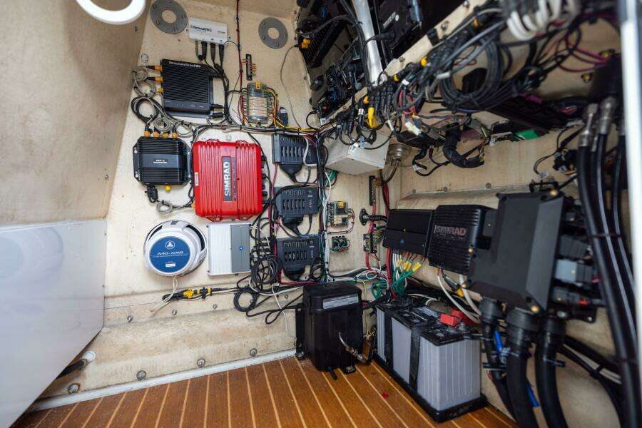 Done Deal 32ft Yellowfin Yacht For Sale