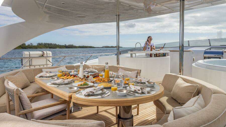 Sundeck Dining Area Looking Forward 