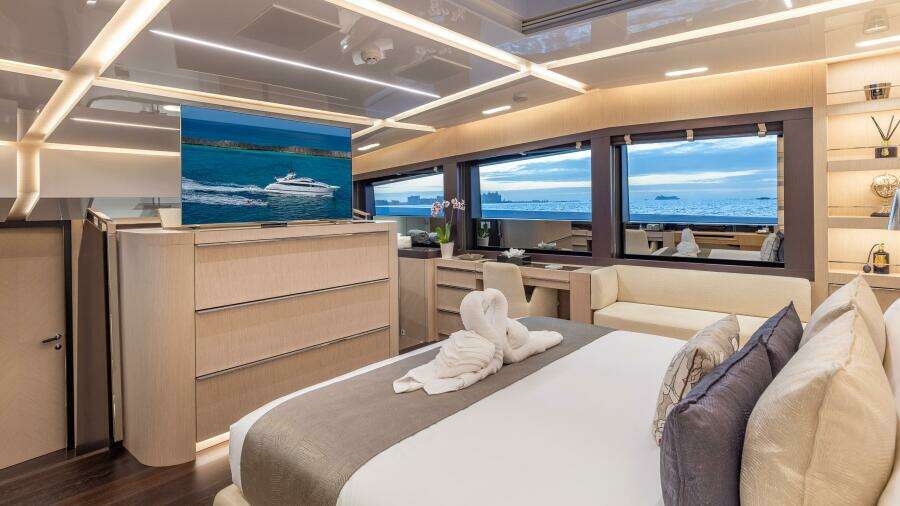 Master Stateroom Looking Forward To Starboard 