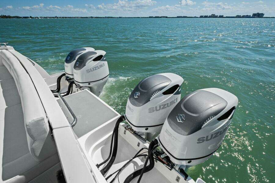 2018 Outboard Express Catamaran 47 - Engine