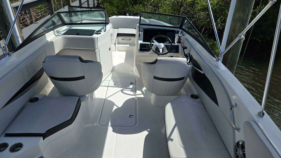 21ft Sea Ray Yacht For Sale