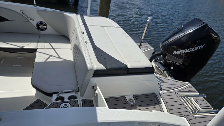 21' 2023 Sea Ray SPX 210 OB