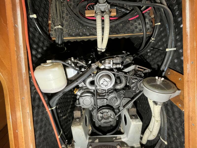 42' 1999 Beneteau First 42s7