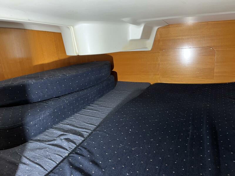 42' 1999 Beneteau First 42s7