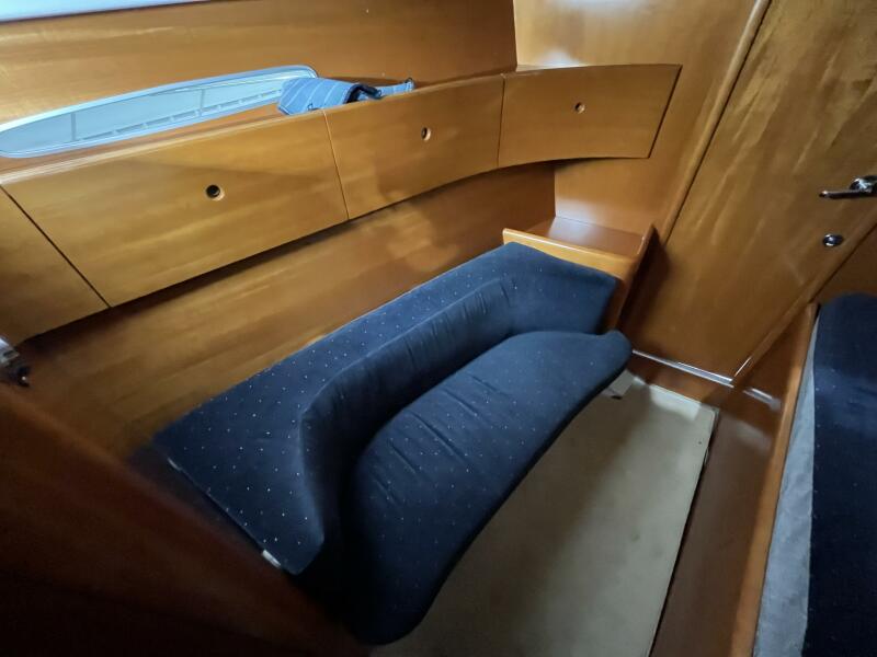 42' 1999 Beneteau First 42s7