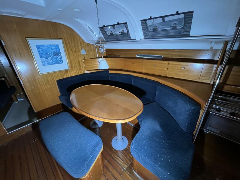 42' 1999 Beneteau First 42s7