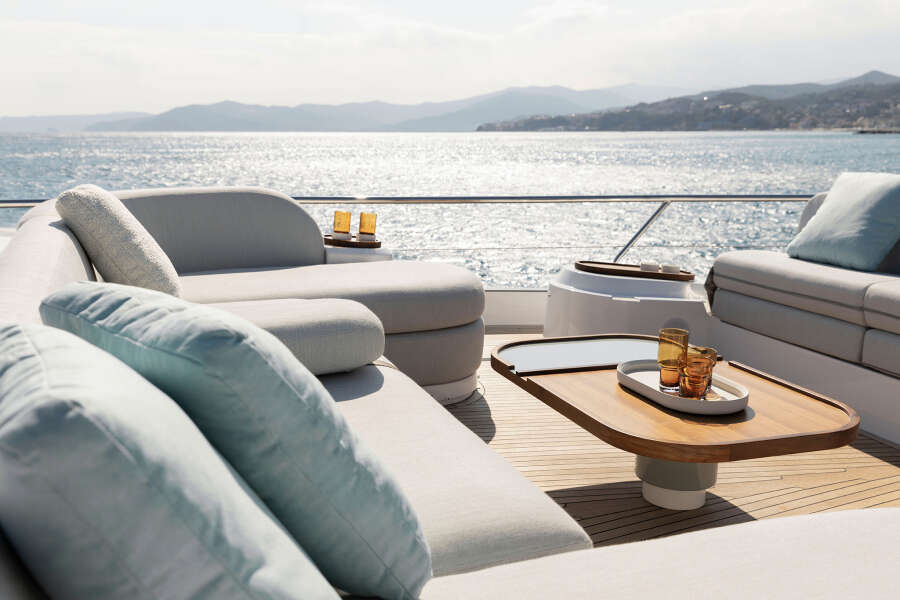 72ft Azimut Yacht For Sale