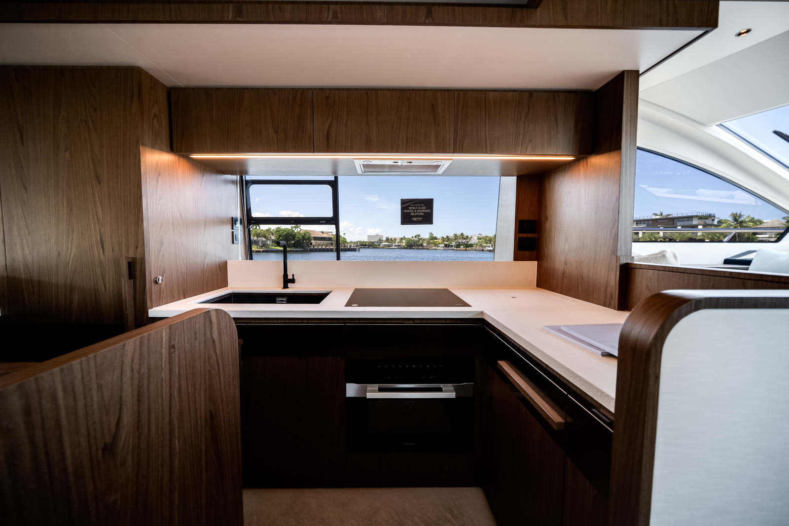 72ft Azimut Yacht For Sale