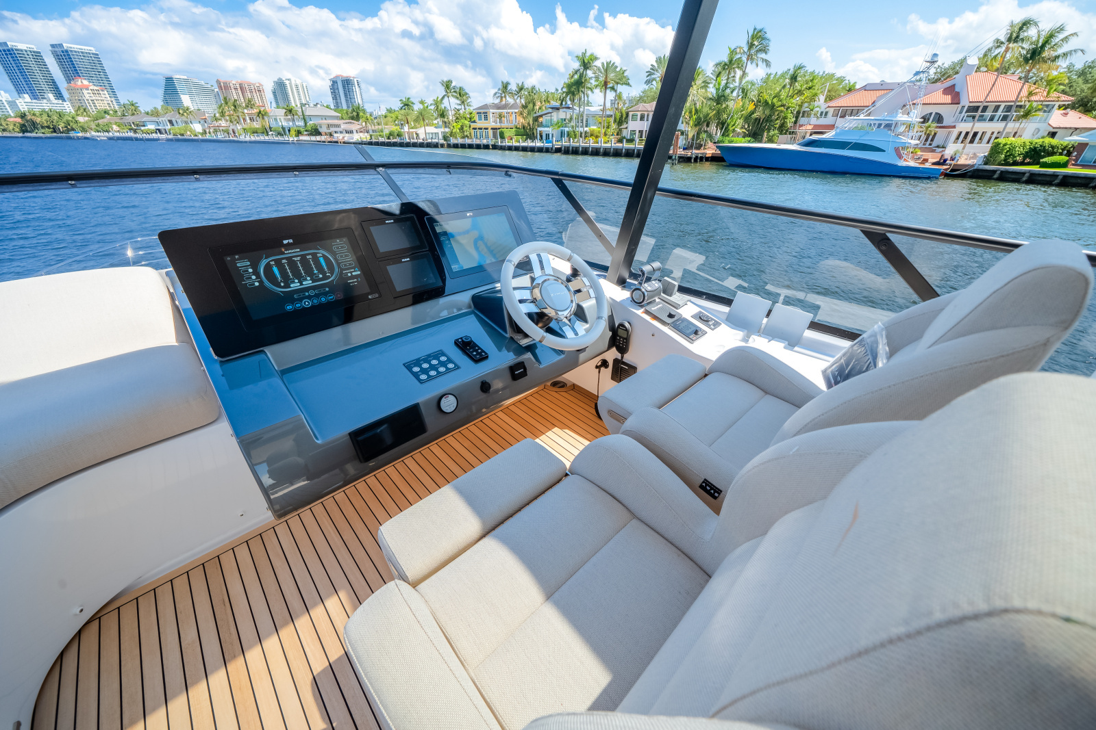 72ft Azimut Yacht For Sale