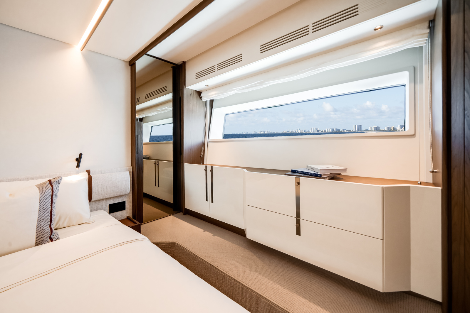72ft Azimut Yacht For Sale