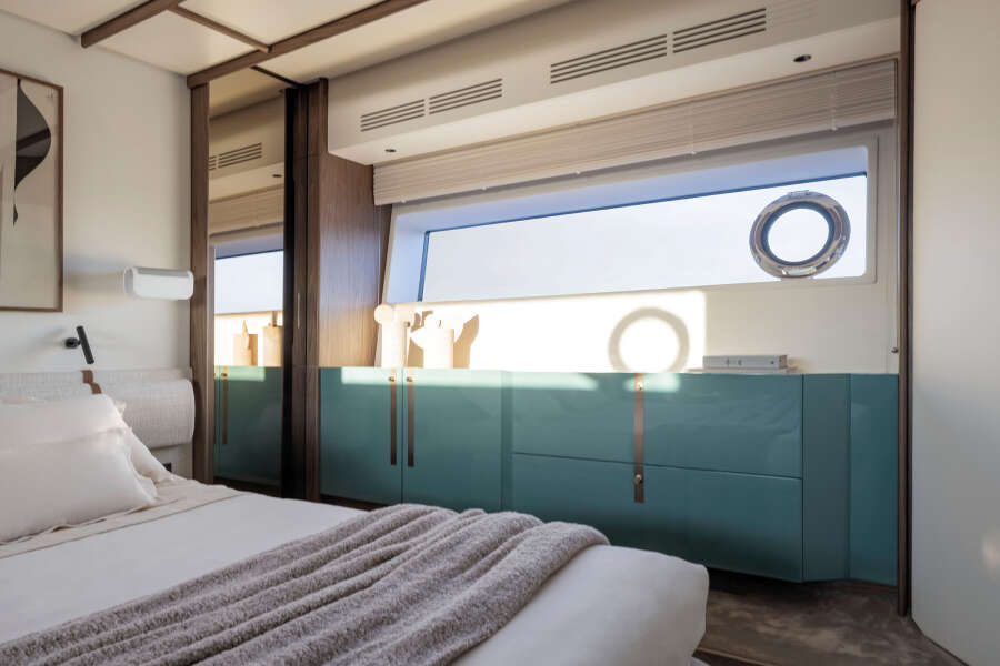 72ft Azimut Yacht For Sale