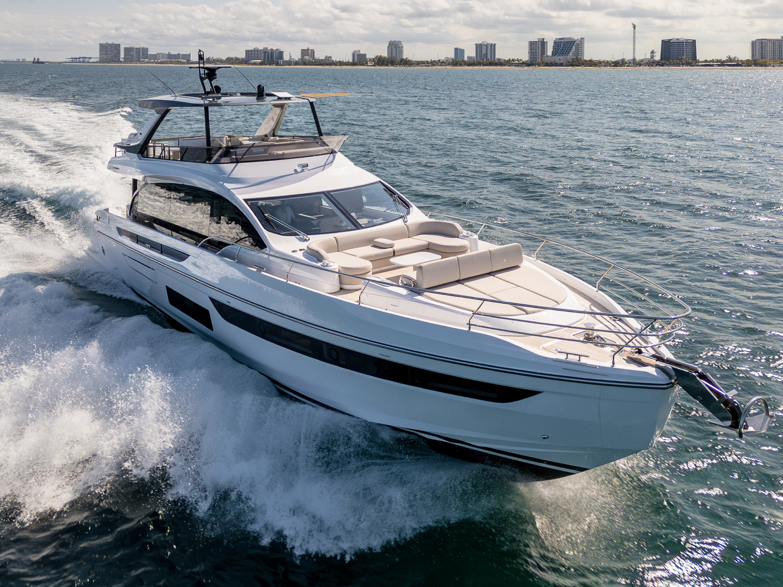 72ft Azimut Yacht For Sale