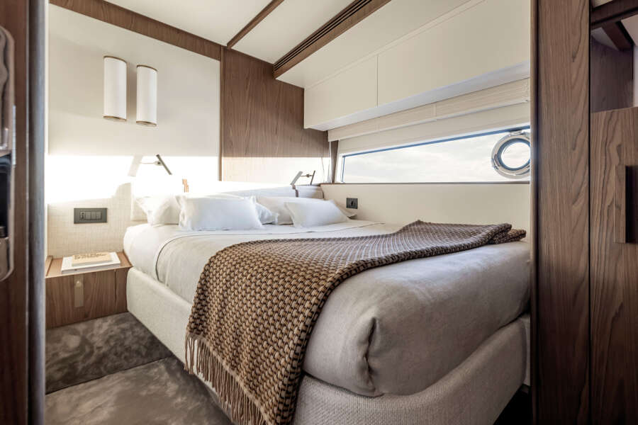 72ft Azimut Yacht For Sale