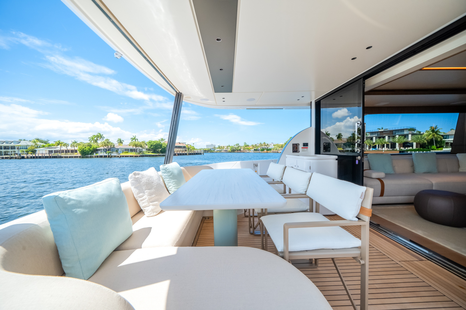 72ft Azimut Yacht For Sale