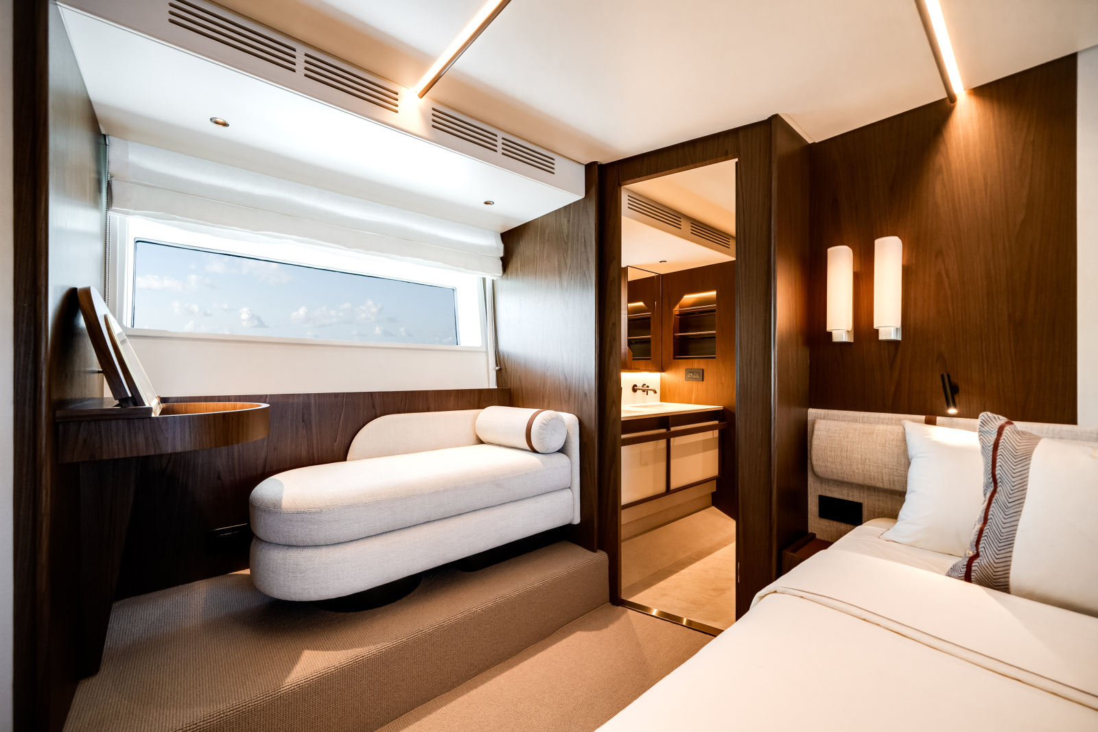 72ft Azimut Yacht For Sale