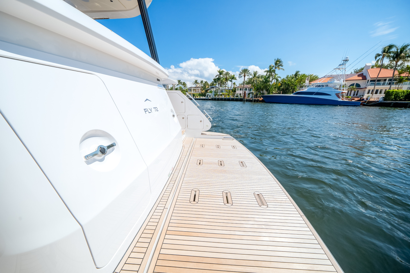 72ft Azimut Yacht For Sale