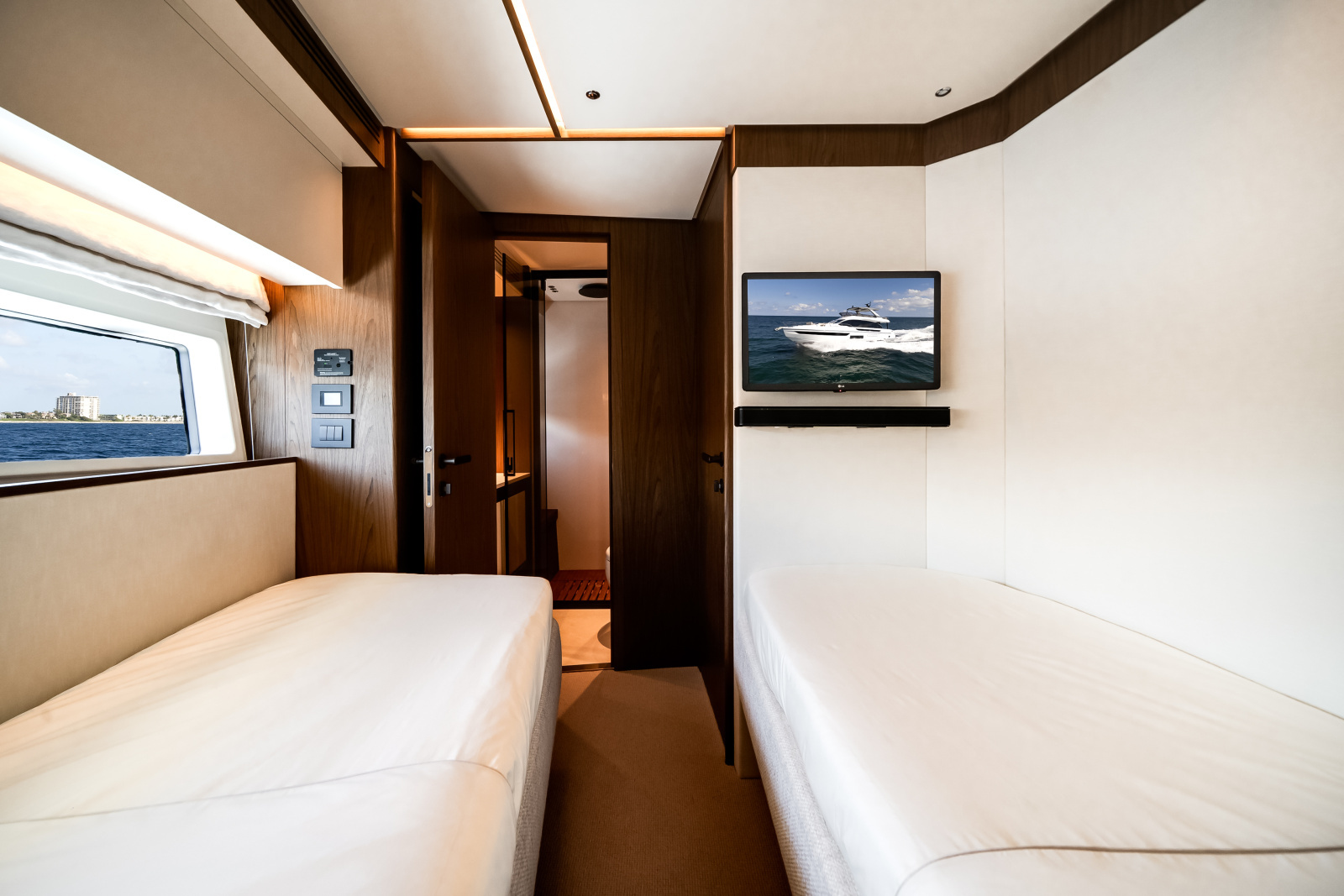 72ft Azimut Yacht For Sale