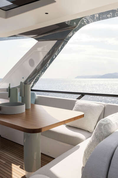 72ft Azimut Yacht For Sale