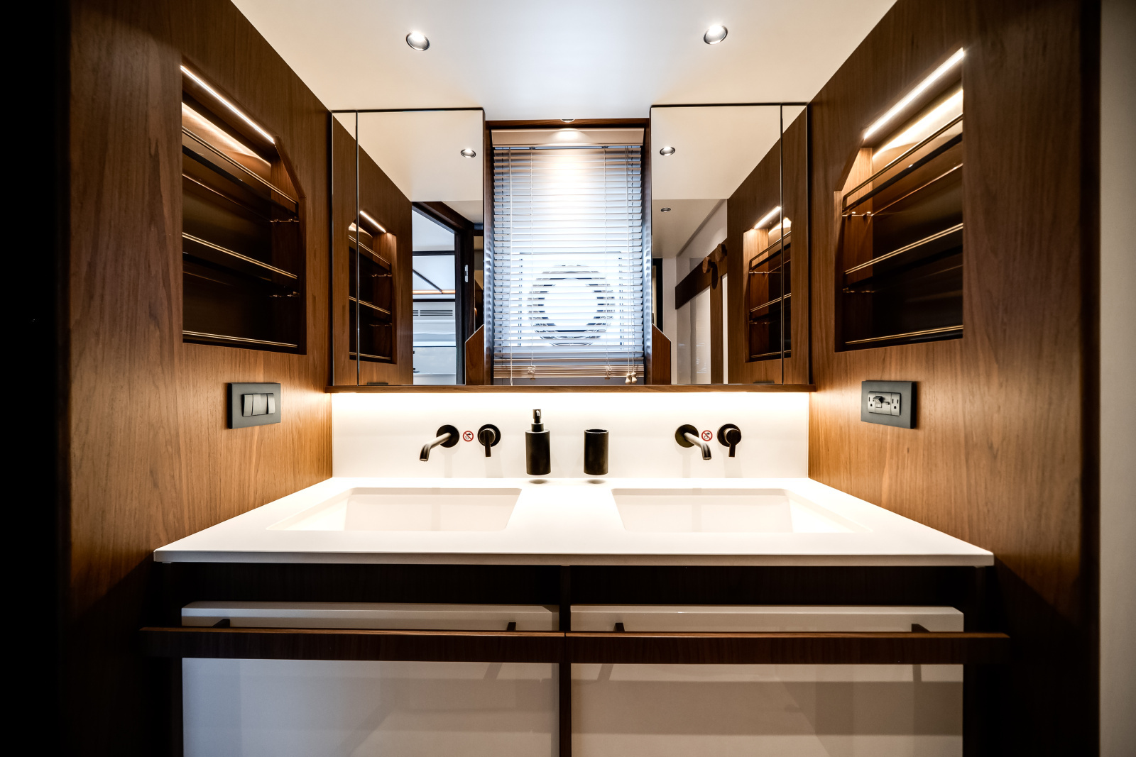 72ft Azimut Yacht For Sale