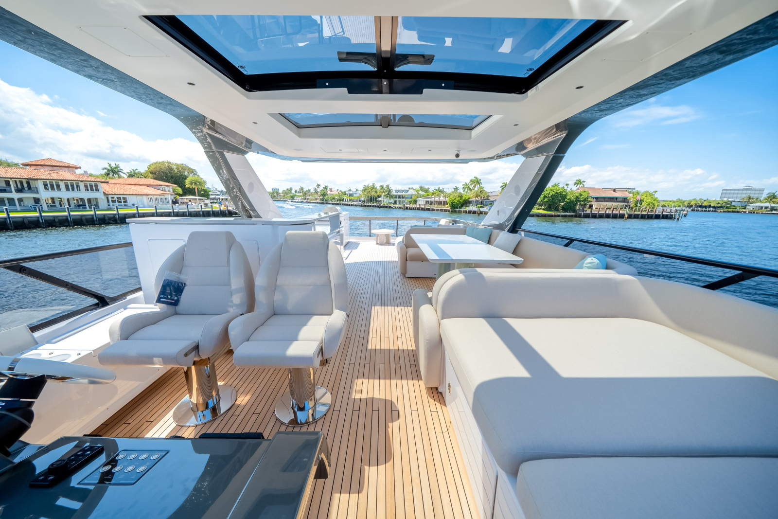 72ft Azimut Yacht For Sale