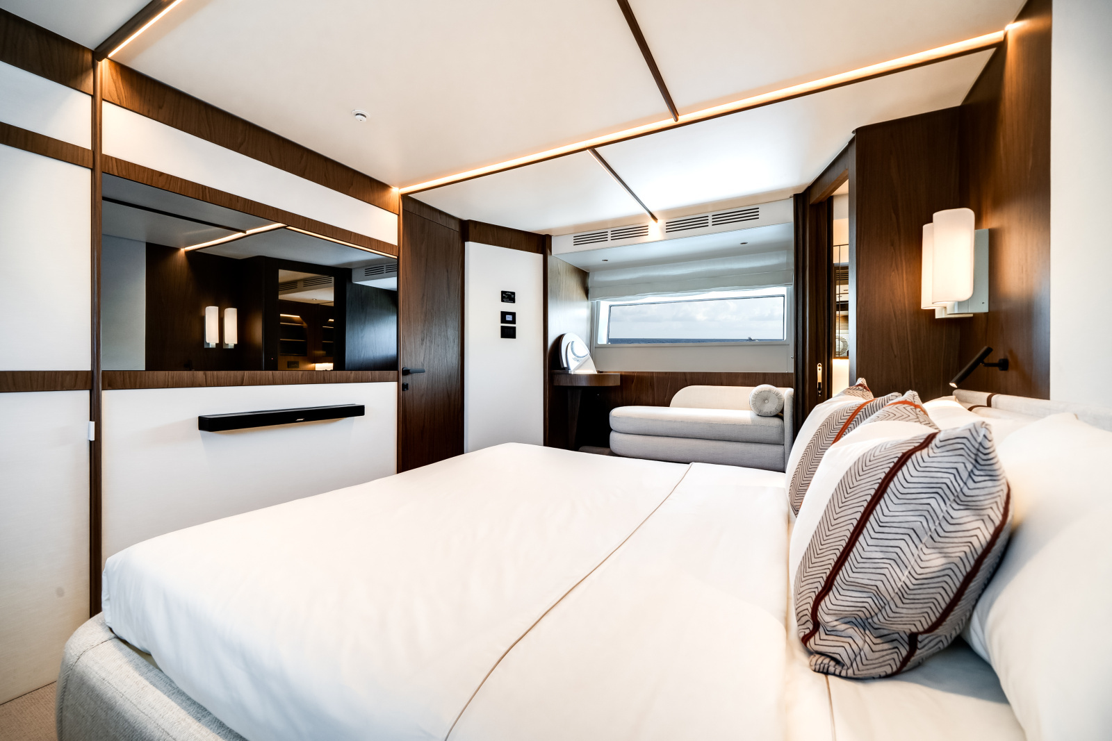 72ft Azimut Yacht For Sale