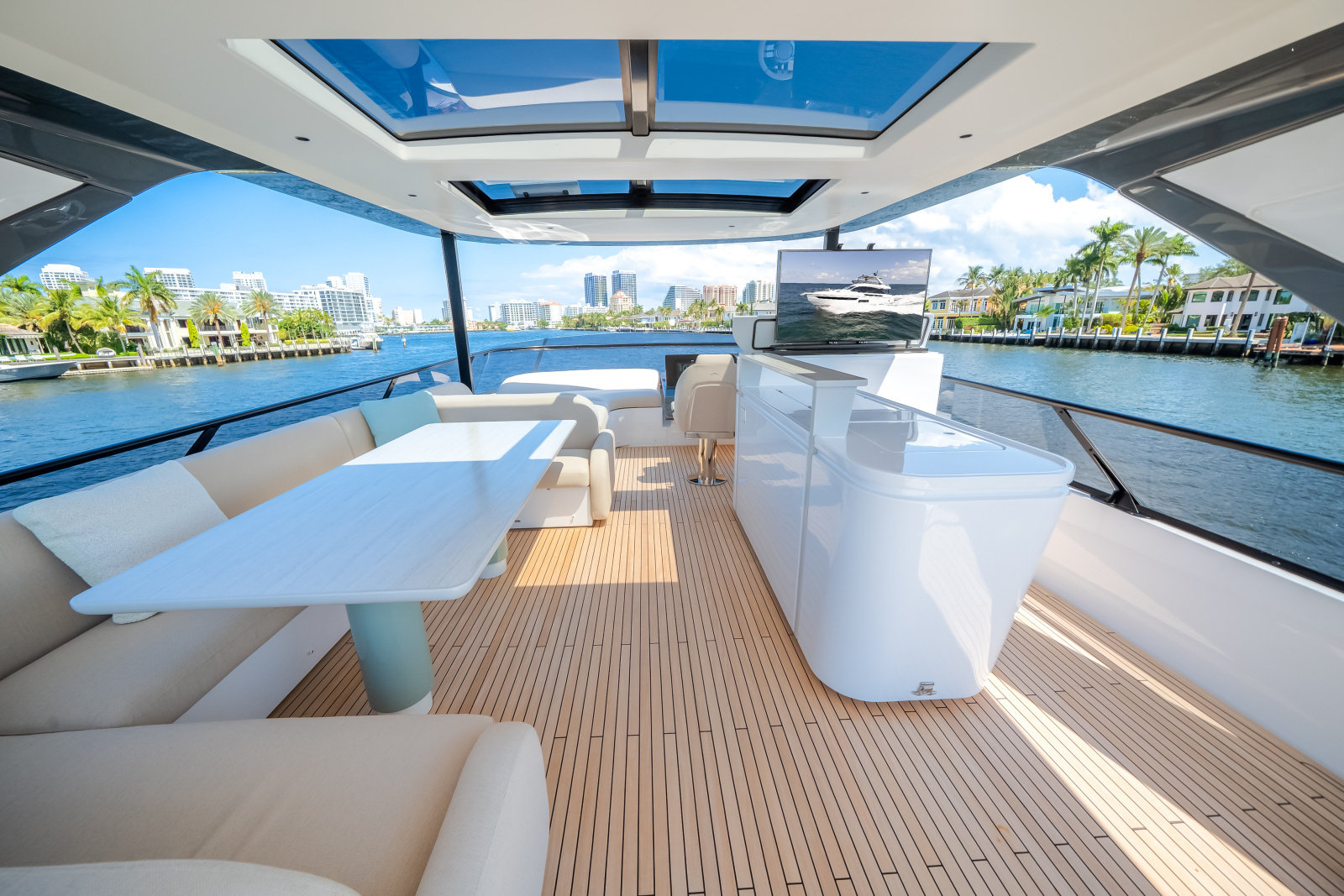 72ft Azimut Yacht For Sale