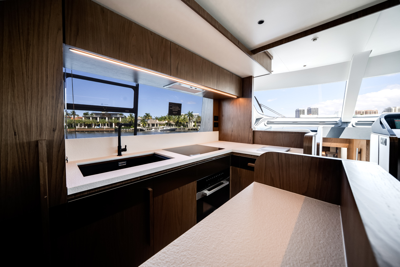 72ft Azimut Yacht For Sale
