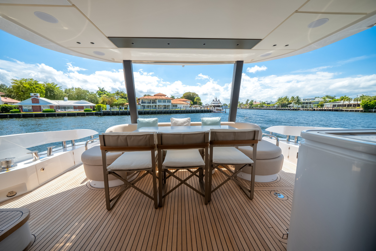 72ft Azimut Yacht For Sale